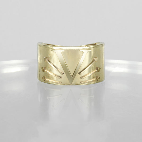 SOLID GOLD INITIAL V SIGNET RING