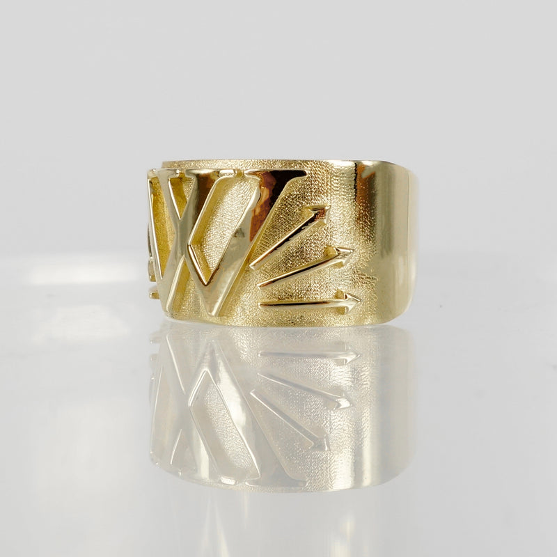 SOLID GOLD INITIAL W SIGNET RING